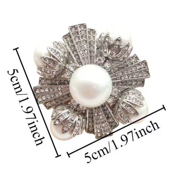 Elegant Pearl Rhinestone Flower Brooch Pin Gold Silver Tone Wedding Party - Picture 3 of 4